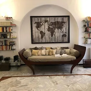 https://ellys-loft.it-romehotels.com
